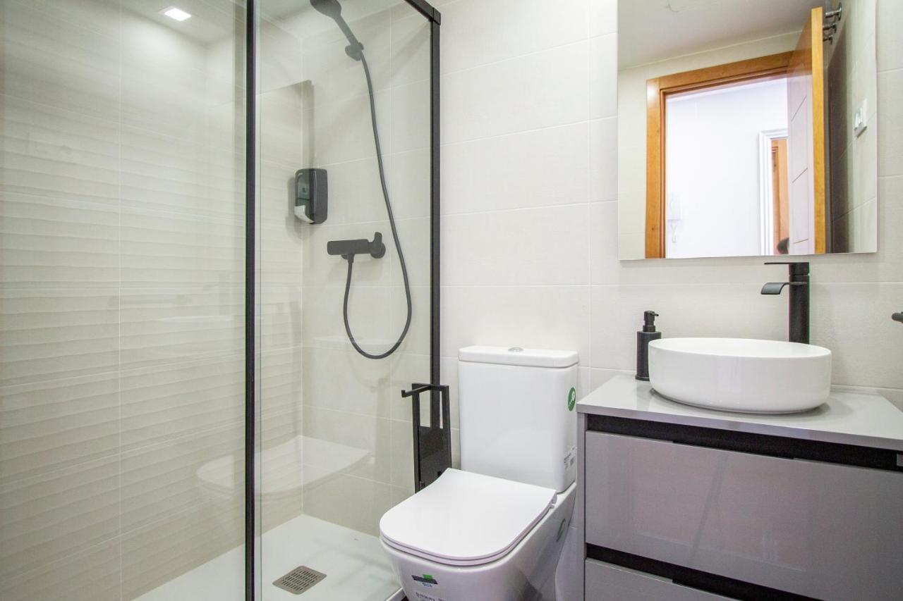 Apartamentos Castilla Luz Business Madrid Esterno foto