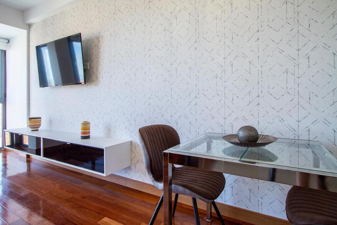 Apartamentos Castilla Luz Business Madrid Esterno foto