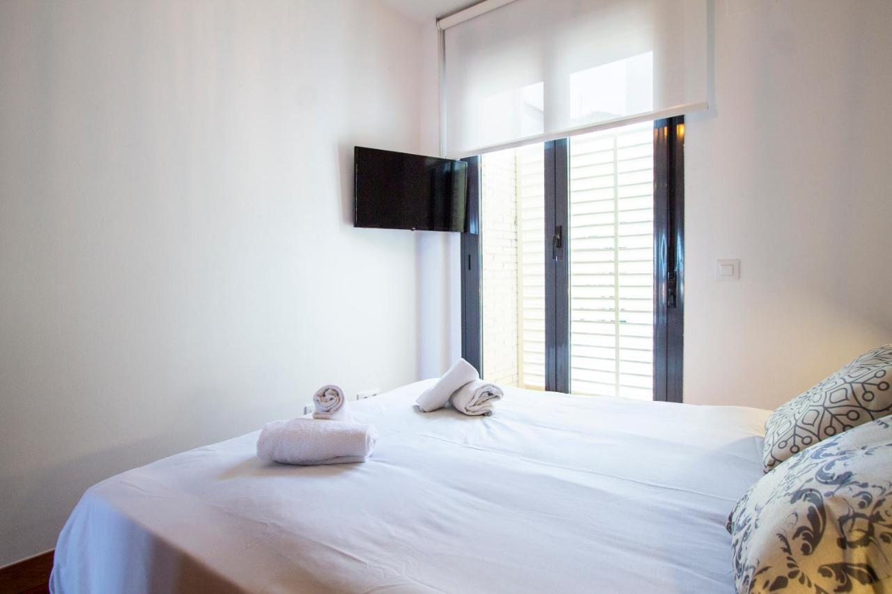 Apartamentos Castilla Luz Business Madrid Esterno foto