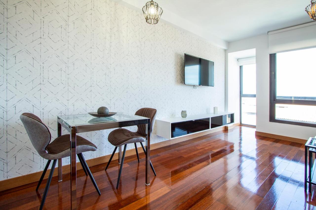 Apartamentos Castilla Luz Business Madrid Esterno foto