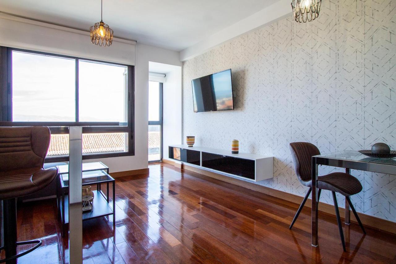 Apartamentos Castilla Luz Business Madrid Esterno foto