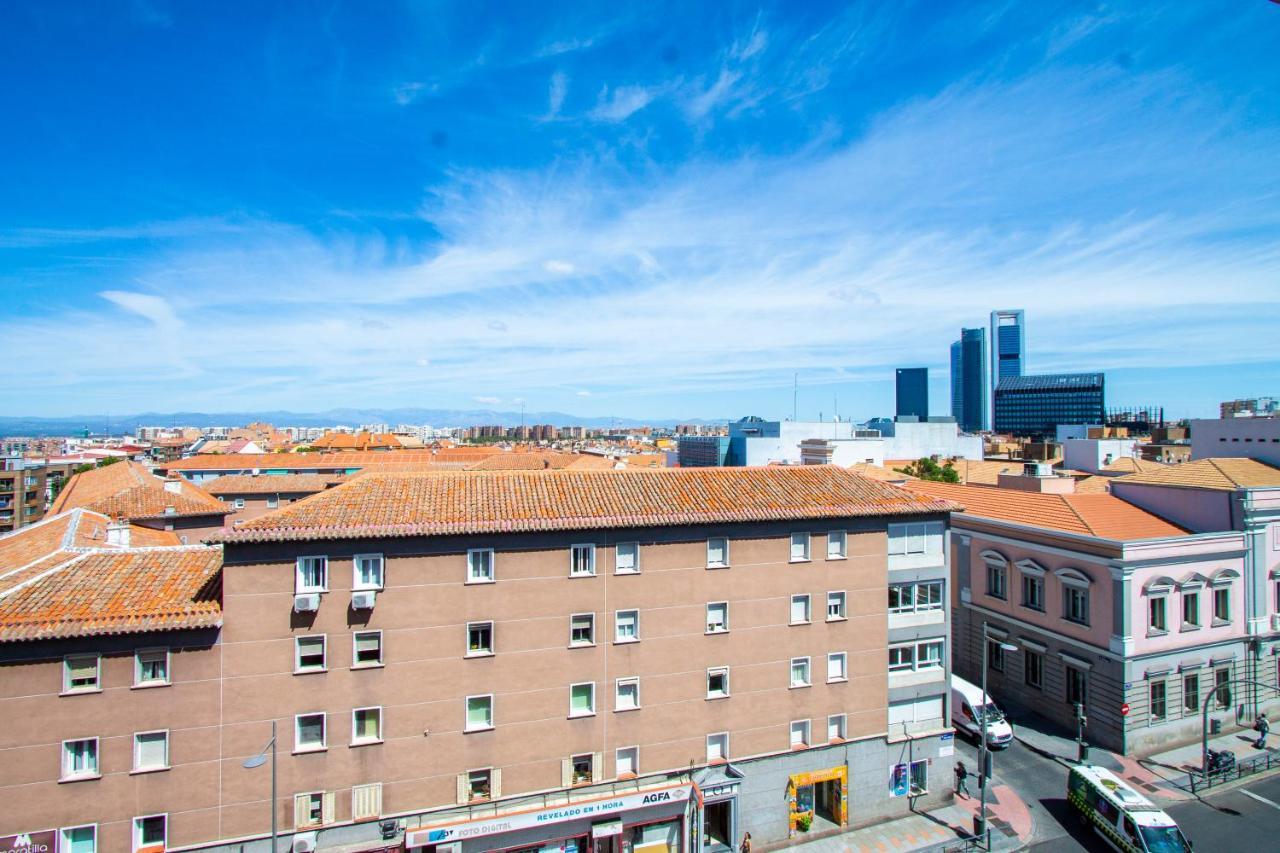 Apartamentos Castilla Luz Business Madrid Esterno foto