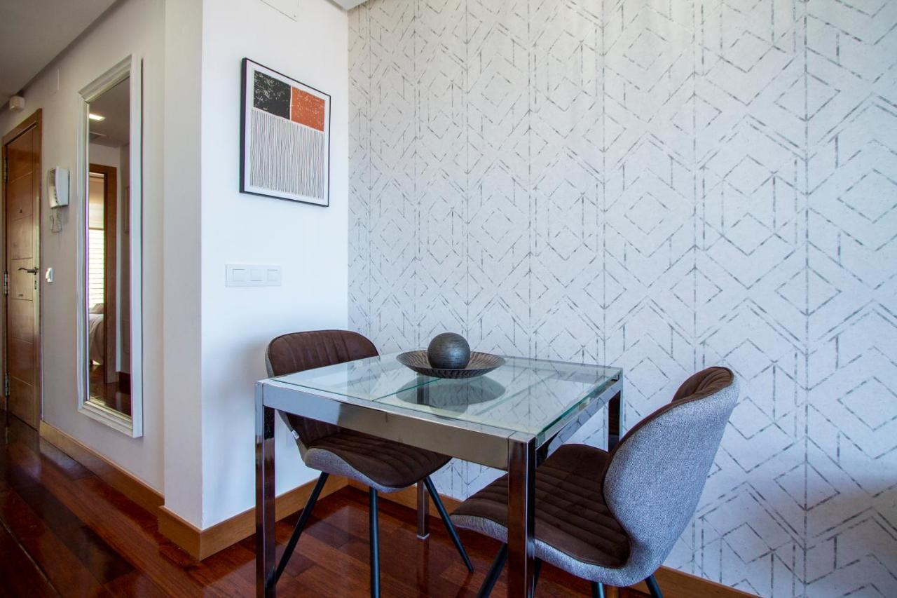 Apartamentos Castilla Luz Business Madrid Esterno foto