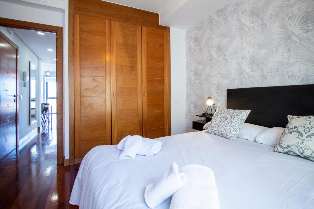 Apartamentos Castilla Luz Business Madrid Esterno foto