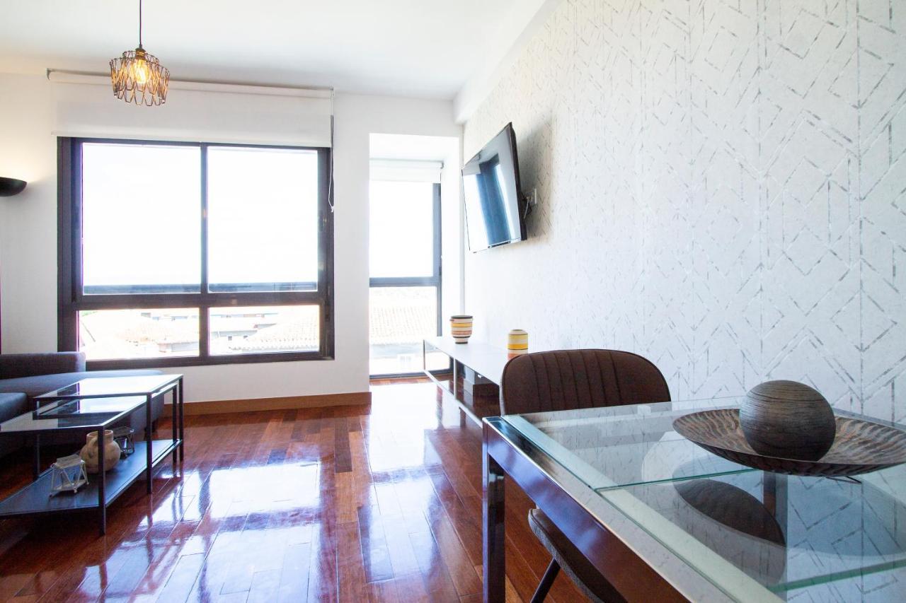 Apartamentos Castilla Luz Business Madrid Esterno foto
