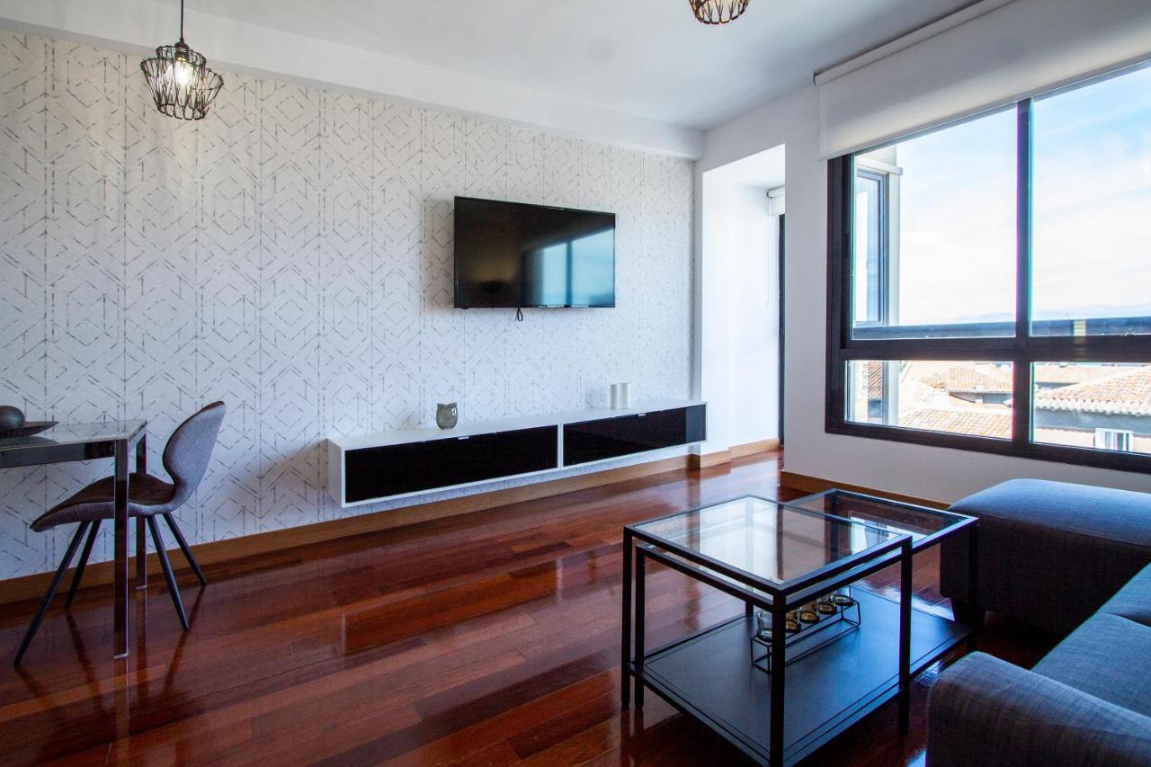 Apartamentos Castilla Luz Business Madrid Esterno foto