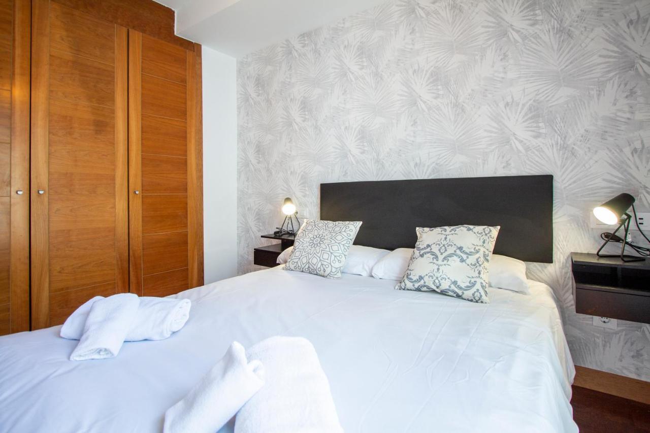 Apartamentos Castilla Luz Business Madrid Esterno foto