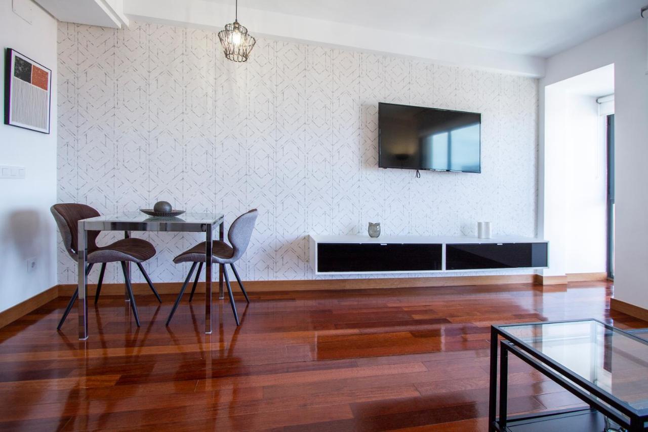 Apartamentos Castilla Luz Business Madrid Esterno foto